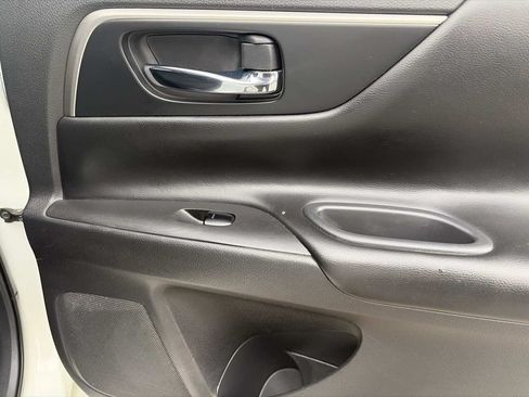 Used 2015 Nissan Altima 2.5 SV FWD image 22