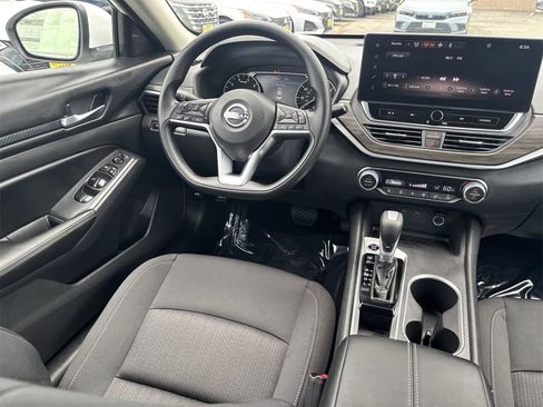 New 2025 Nissan Altima 2.5 SV w/ SV Special Edition Package image 18