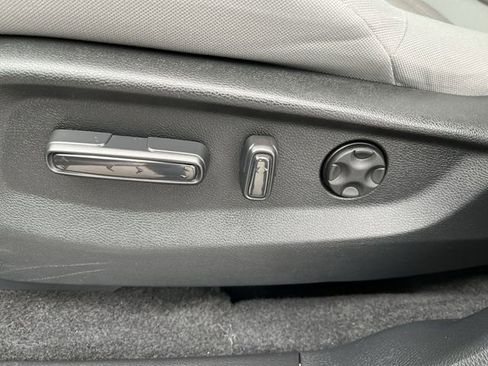 Used 2018 Honda CR-V EX image 16