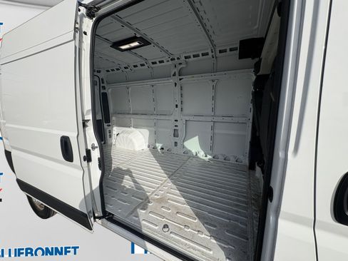 Used 2026 RAM ProMaster 2500 w/ Convenience Group FWD image 21