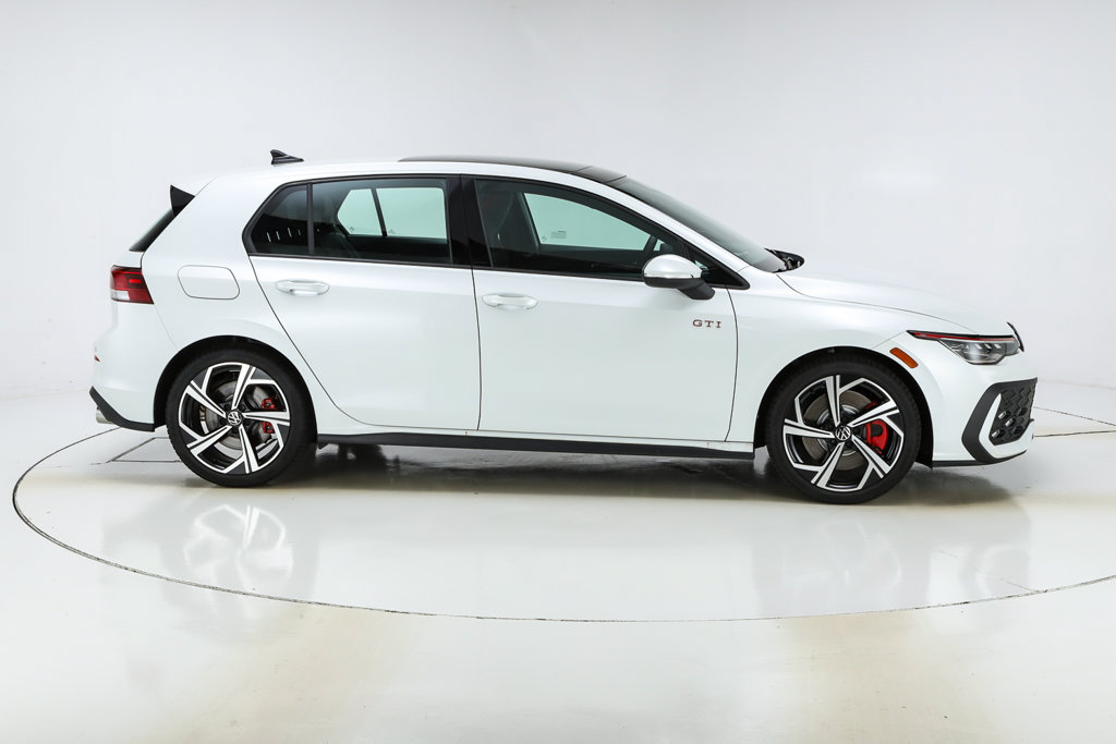 New 2026 Volkswagen GTI SE FWD image 10