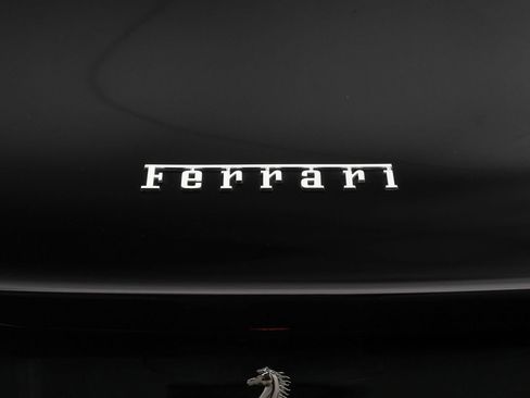 Used 2022 Ferrari 812 GTS image 24