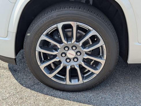 Used 2021 GMC Acadia Denali w/ Denali Technology Package FWD image 13