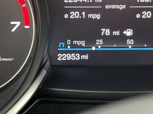 Used 2023 Alfa Romeo Stelvio Ti image 27