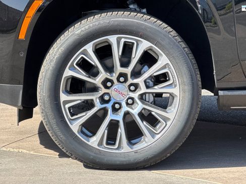 New 2026 GMC Yukon Denali w/ Denali Reserve Package AWD/4WD image 28