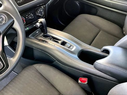 Used 2018 Honda HR-V LX image 15