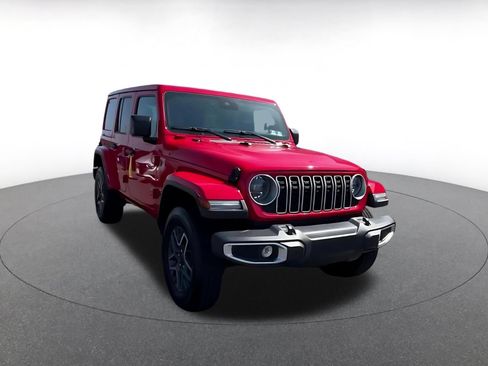 Used 2025 Jeep Wrangler Unlimited Sahara AWD/4WD image 3