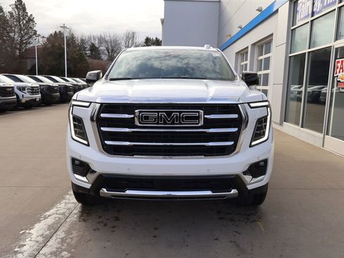 New 2026 GMC Yukon XL Elevation w/ LPO, Elevation Black Package AWD/4WD image 5