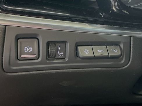 Used 2025 Cadillac XT6 Sport w/ Technology Package AWD/4WD image 10