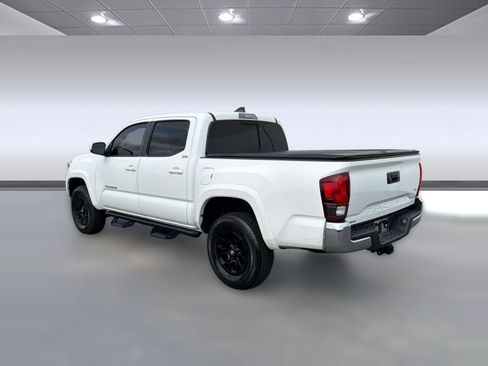 Used 2021 Toyota Tacoma SR5 RWD image 3