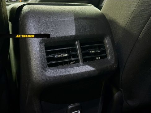 Used 2022 Chevrolet Equinox LS w/ LS Convenience Package FWD image 24
