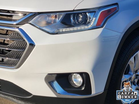 Used 2021 Chevrolet Traverse LT image 14