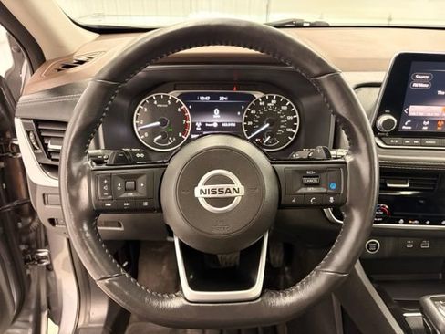 Used 2021 Nissan Rogue SV FWD image 16