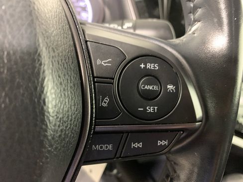 Used 2023 Toyota Camry SE image 9