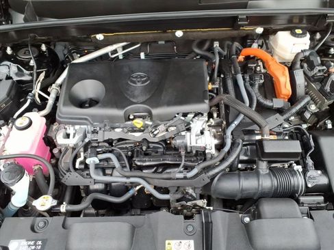 Used 2022 Toyota Venza LE image 27