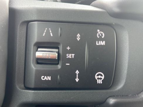 Used 2024 Land Rover Defender 110 X-Dynamic SE AWD/4WD image 26