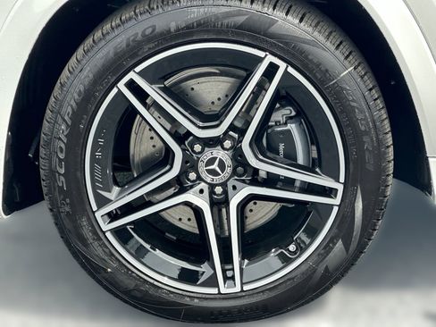 New 2026 Mercedes-Benz GLS 450 4MATIC image 12
