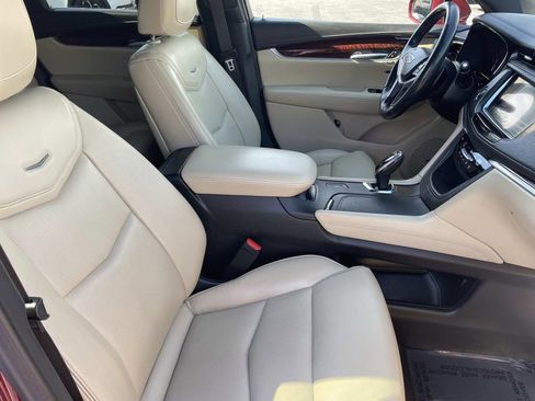 Used 2018 Cadillac XT5 Luxury w/ Driver Awareness Package image 27