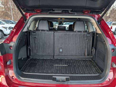 Certified 2025 Toyota Highlander XLE image 17