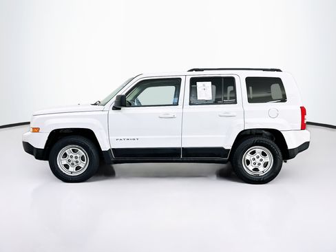 Used 2014 Jeep Patriot Sport w/ Power Value Group AWD/4WD image 4
