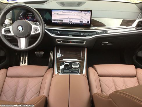 Used 2024 BMW X5 xDrive40i w/ M Sport Package image 10