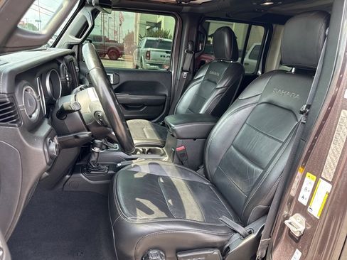 Used 2018 Jeep Wrangler Unlimited Sahara image 31