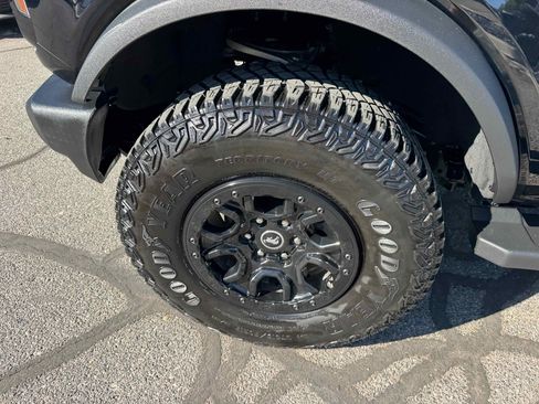 Used 2022 Ford Bronco Wildtrak image 14