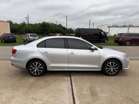 Used 2015 Volkswagen Jetta TDI SE image 5