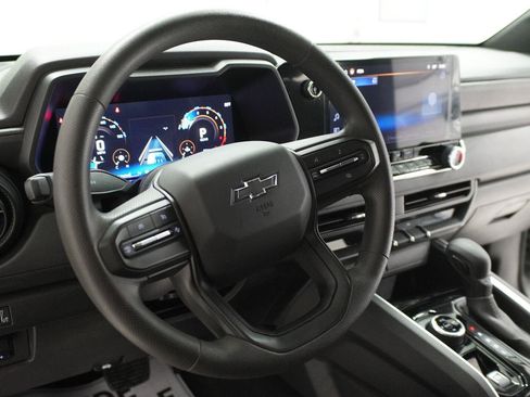 Used 2025 Chevrolet Colorado Trail Boss AWD/4WD image 7