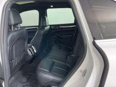 Used 2017 Porsche Cayenne AWD/4WD image 26