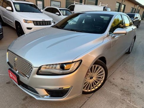Used 2017 Lincoln MKZ Reserve image 2