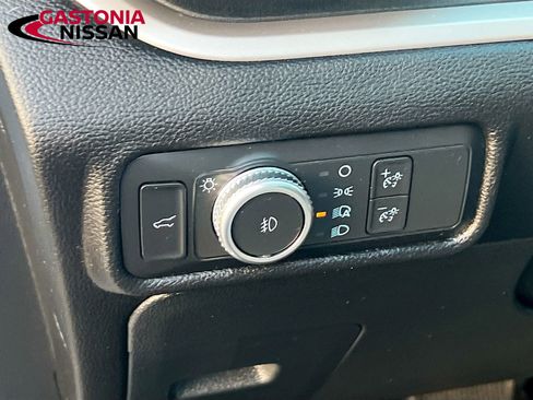 Used 2022 Ford Explorer XLT w/ Equipment Group 202A image 13