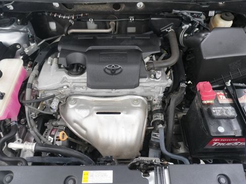 Used 2018 Toyota RAV4 XLE FWD image 30