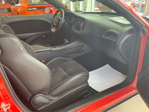 Used 2022 Dodge Challenger SRT Hellcat RWD image 32