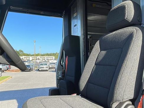 Used 2024 Chevrolet Brightdrop 400 image 11