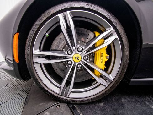 Used 2018 Ferrari GTC4Lusso AWD/4WD image 44