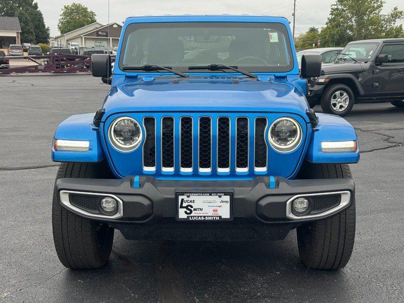 Used 2023 Jeep Wrangler Unlimited Sahara w/ Cold Weather Group AWD/4WD image 9