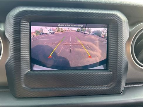 Used 2021 Jeep Wrangler Unlimited Sport AWD/4WD image 13