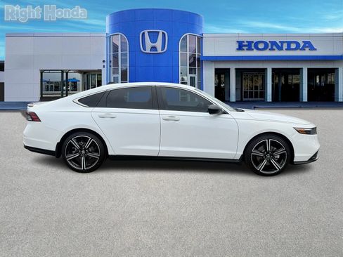 Used 2023 Honda Accord Sport image 9