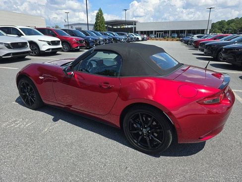 Certified 2022 MAZDA MX-5 Miata Club RWD image 5