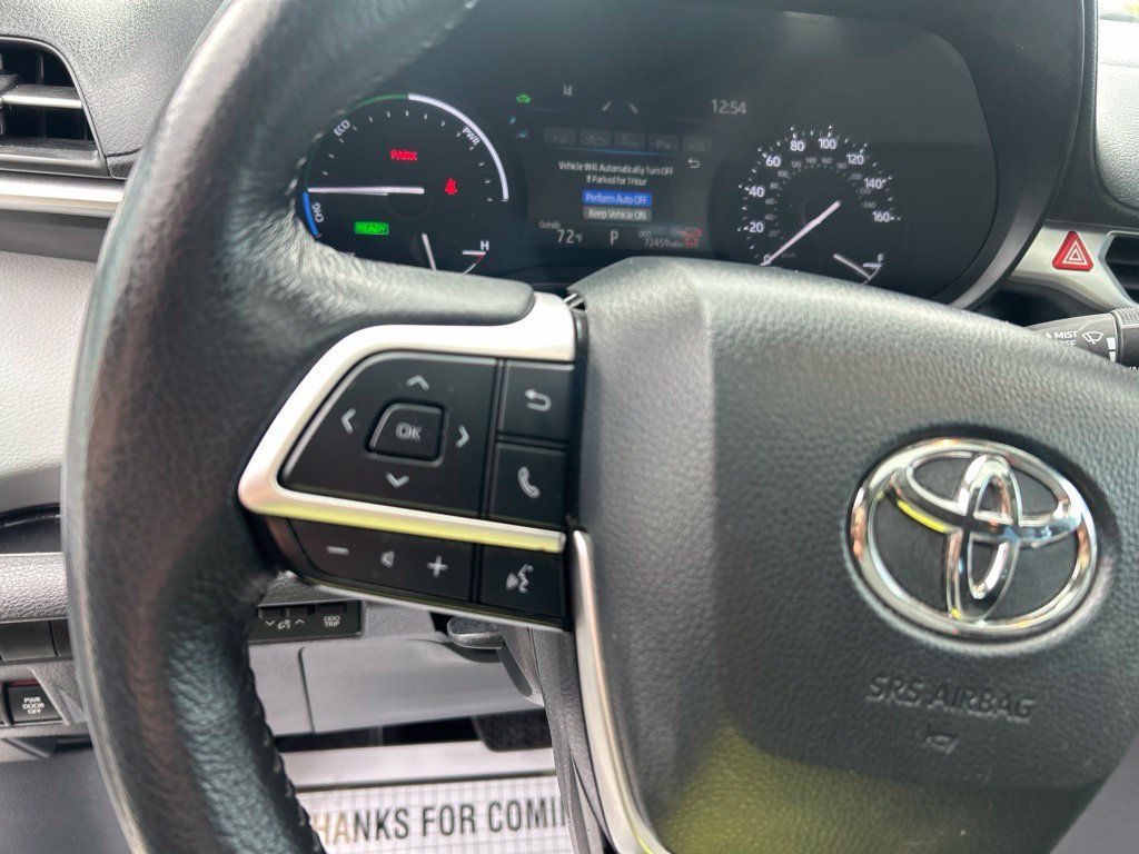 Used 2025 Toyota Sienna XLE AWD/4WD image 26