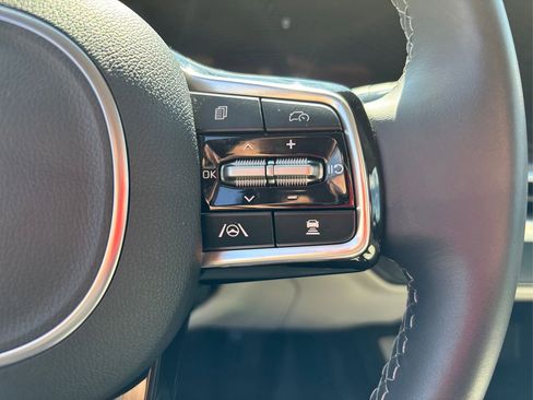 Certified 2025 Kia Sorento S image 24