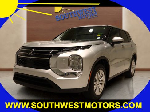 Used 2025 Mitsubishi Outlander ES image 1