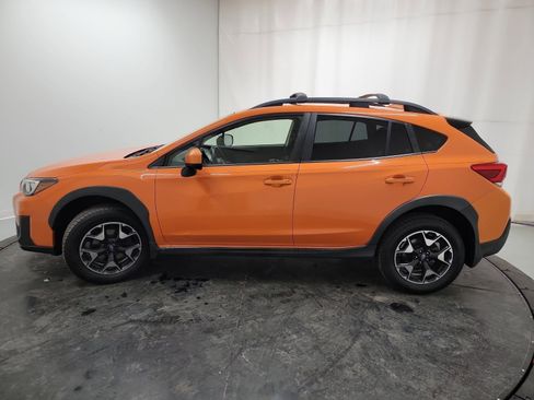 Used 2020 Subaru Crosstrek 2.0i Premium w/ Moonroof Package 2 image 4