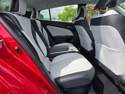 Used 2019 Toyota Prius Prime Premium image 19