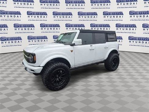 Used 2021 Ford Bronco Badlands image 4
