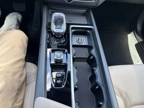 New 2026 Volvo XC60 B5 Core w/ Protection Package Premier image 11