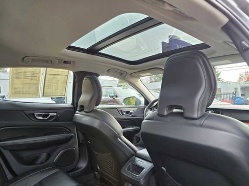 Certified 2021 Volvo S60 T6 Momentum w/ Premium Package image 13