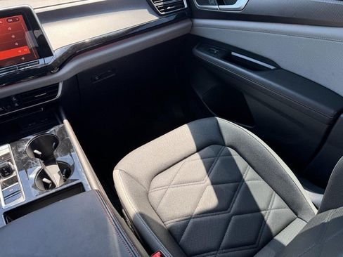 Used 2024 Volkswagen Atlas Peak Edition SE AWD/4WD image 16