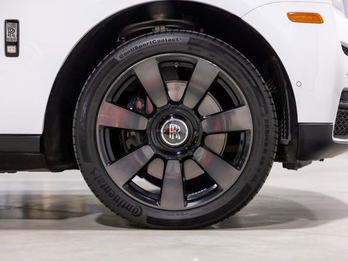 Used 2019 Rolls-Royce Cullinan image 23